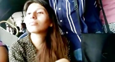 sex r Brunette có phim sex co phu de một vòi hoa sen và masturbates.