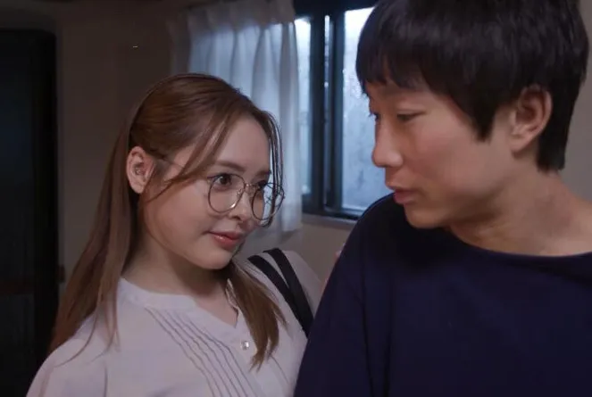 sex viet. Cô giái môi giới nhà đất quyến rũ chồng của khách hàng